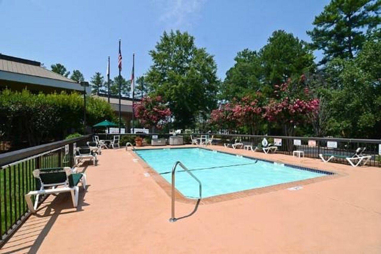 Hampton Inn Chapel Hill Exteriör bild