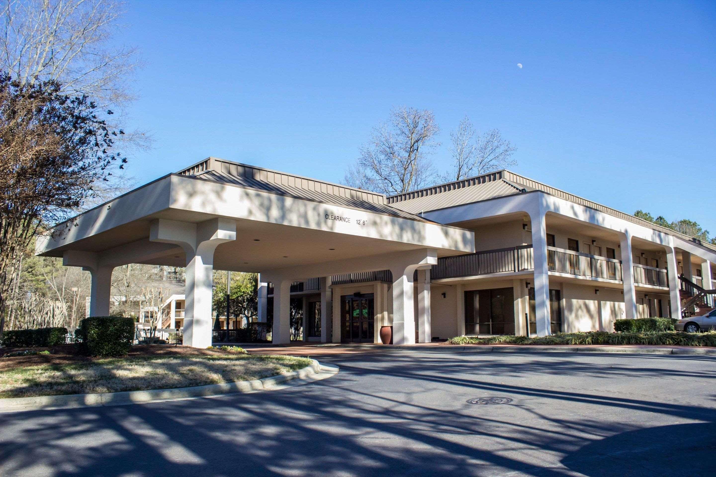 Hampton Inn Chapel Hill Exteriör bild