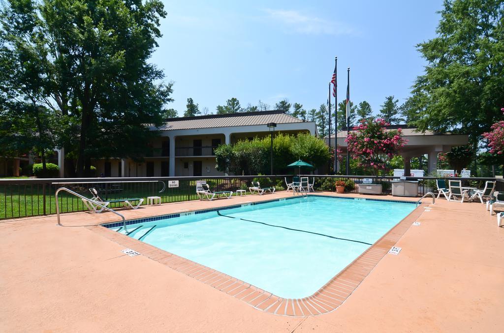 Hampton Inn Chapel Hill Exteriör bild