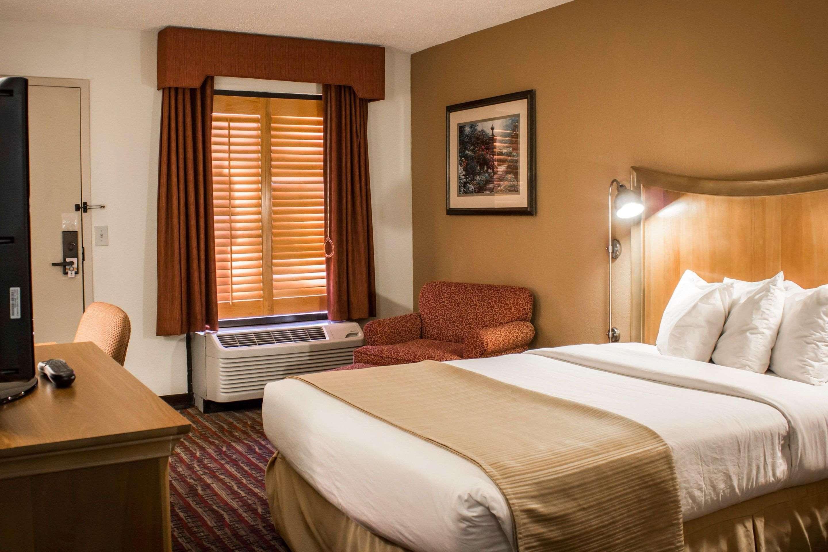 Hampton Inn Chapel Hill Exteriör bild