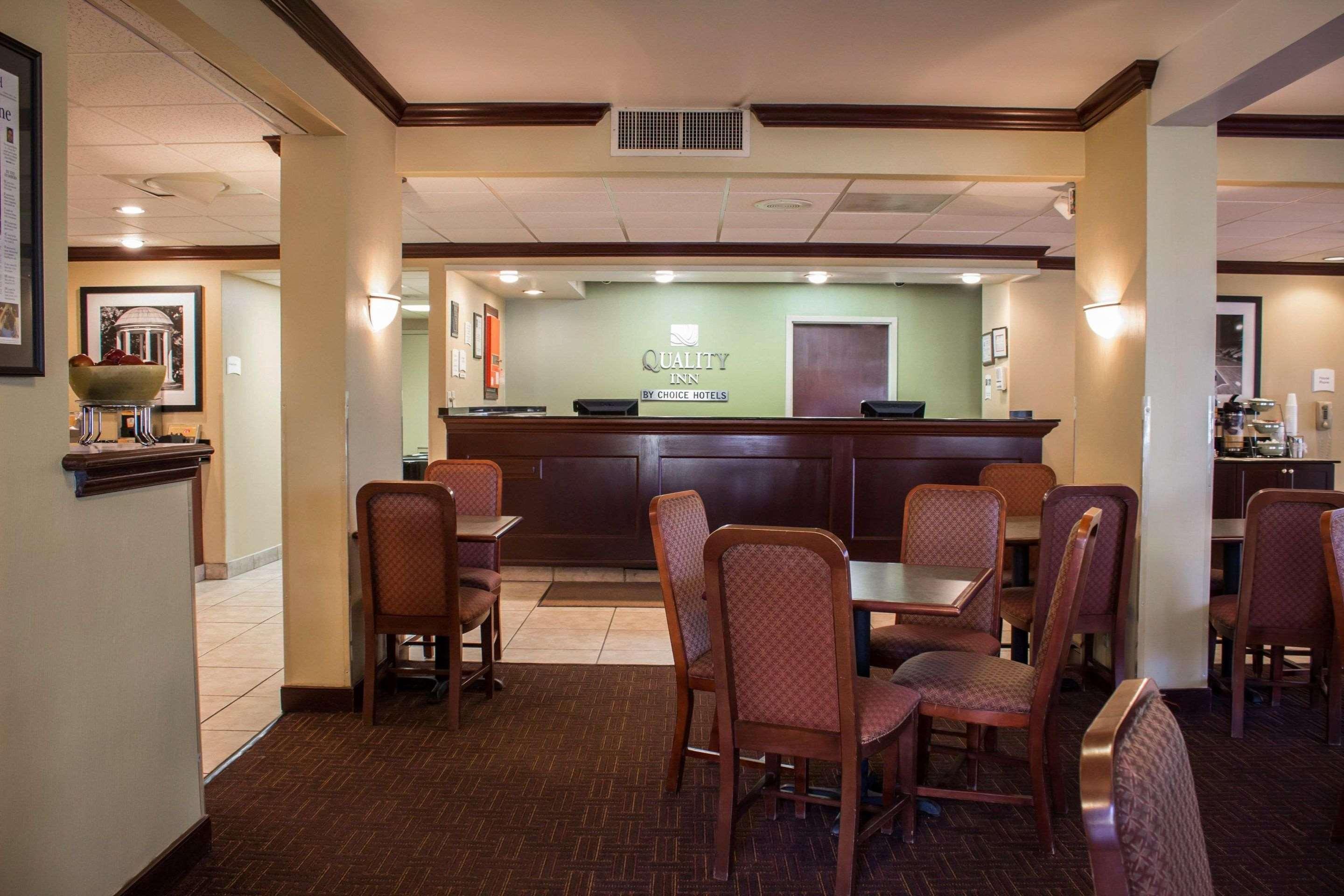 Hampton Inn Chapel Hill Exteriör bild