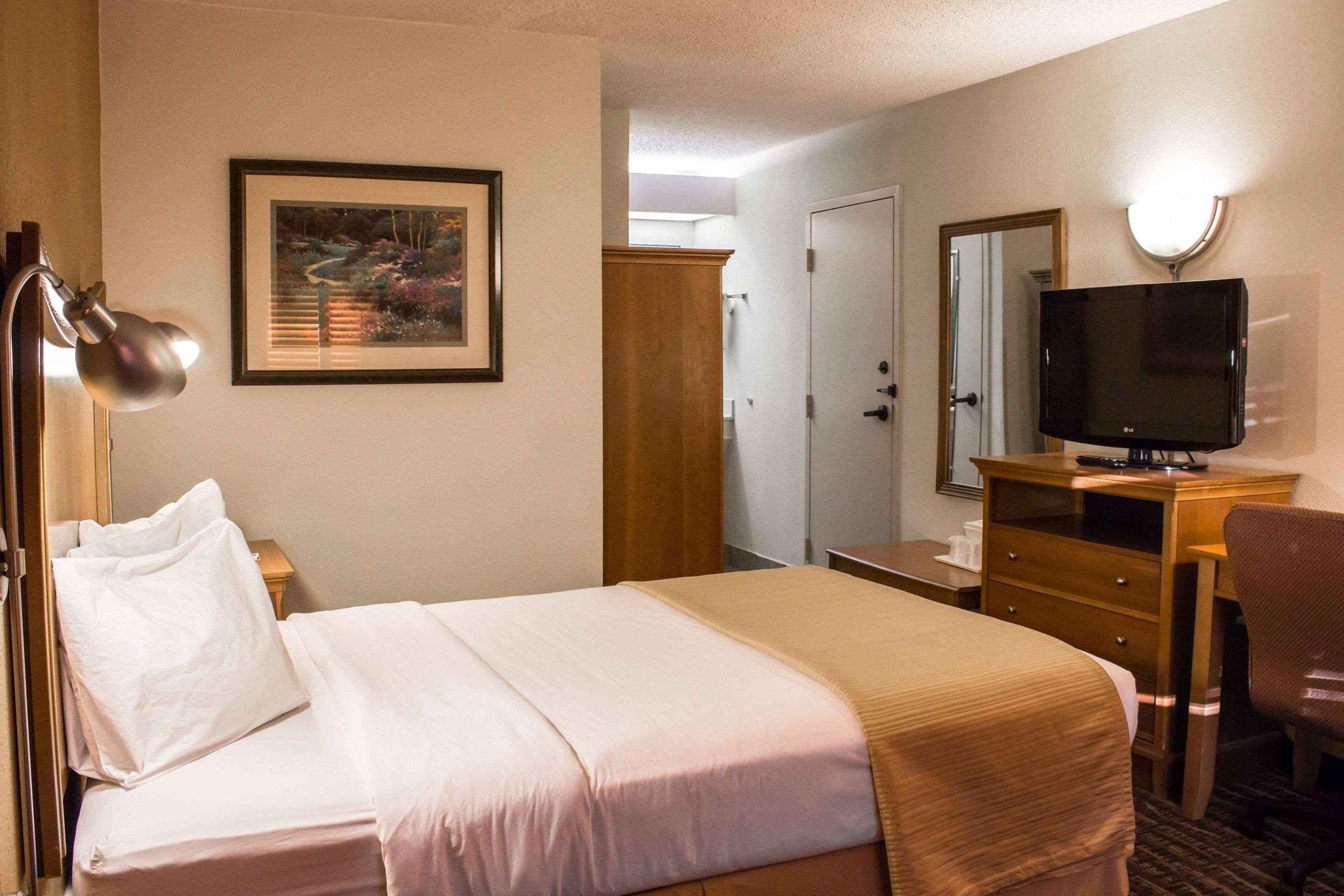 Hampton Inn Chapel Hill Exteriör bild